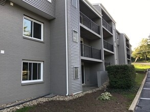 Durham Court in Allison Park, PA - Building Photo - Building Photo
