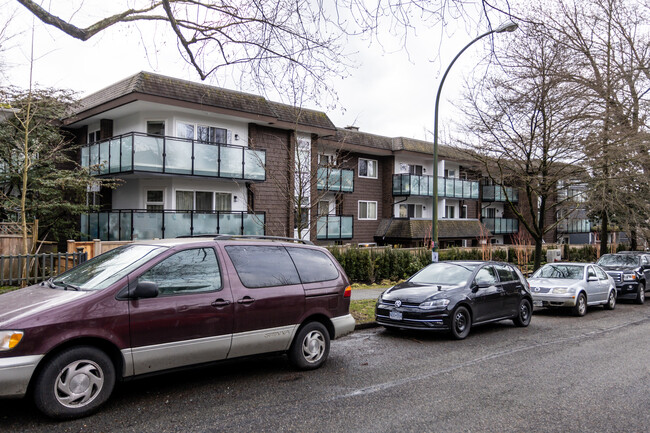 2250 Oxford St in Vancouver, BC - Building Photo - Primary Photo