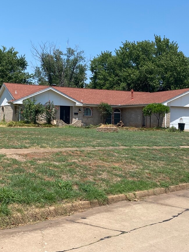property at 704 N Dryden Cir
