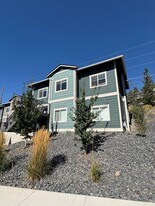 2064 NW Black Pnes Pl in Bend, OR - Building Photo