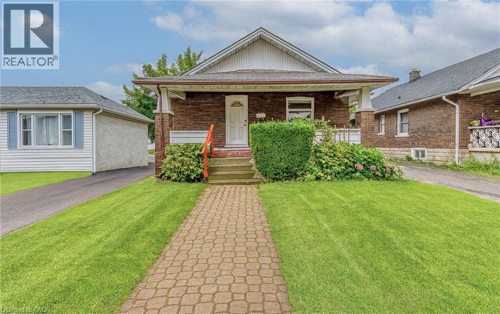 5188 Maple St in Niagara Falls, ON - Foto de edificio