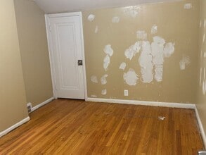 15872 Fairmount Dr in Detroit, MI - Building Photo - Building Photo