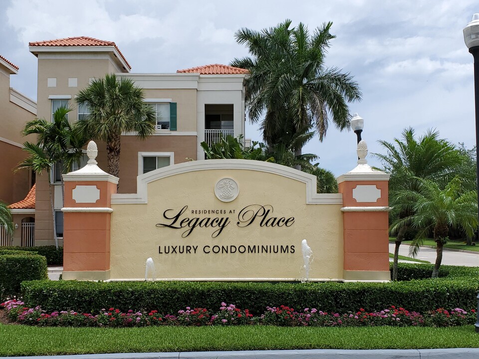 11022 Legacy Dr in Palm Beach Gardens, FL - Building Photo