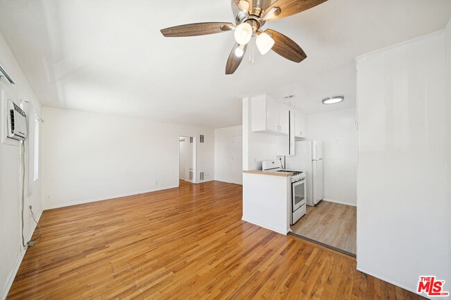 property at 1027 N Edinburgh Ave