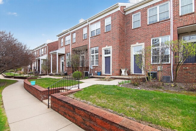 1930 Lindsay Ln in Ann Arbor, MI - Building Photo - Building Photo