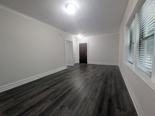 5820 W Berteau Ave, Unit 2 in Chicago, IL - Building Photo - Building Photo
