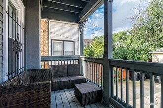 2310 N Kenneth Ave in Chicago, IL - Building Photo - Building Photo