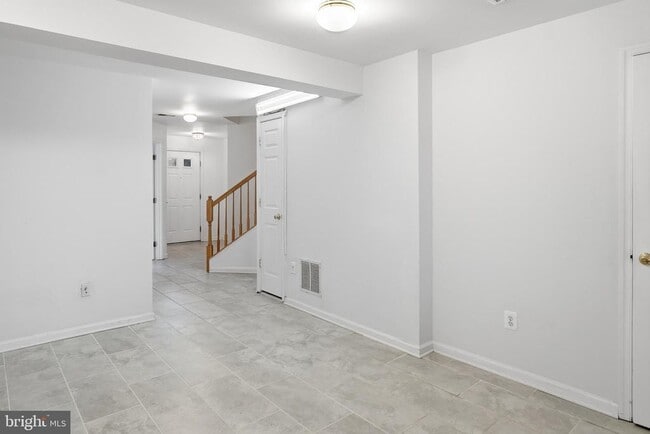 7858 Seafarer Way in Lorton, VA - Building Photo - Building Photo