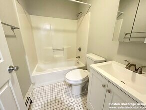 53 Ruggles St, Unit 2 in Boston, MA - Building Photo - Building Photo