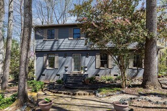 929 Autumnwood Ln in Charlotte, NC - Foto de edificio - Building Photo