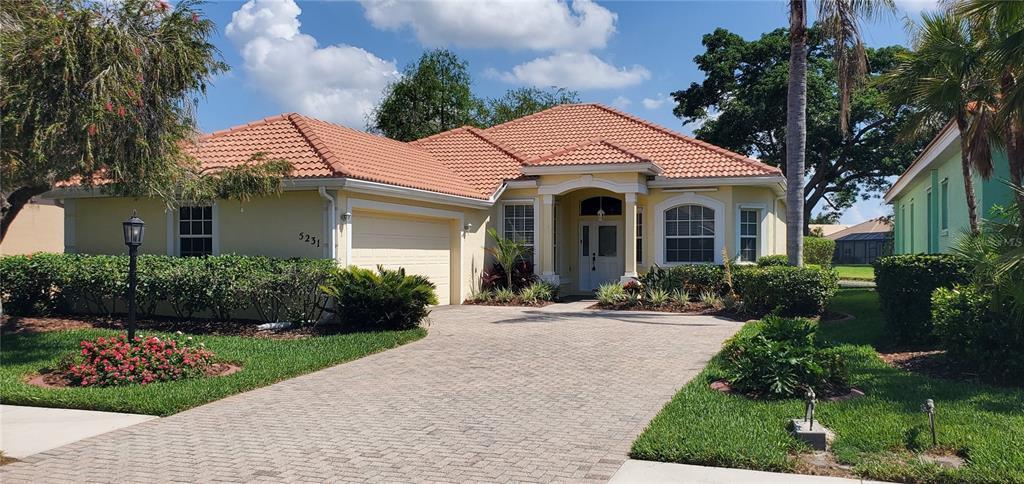 5231 Highbury Cir in Sarasota, FL - Building Photo