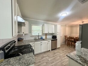 1121 Elizabeth Dr in Tyler, TX - Building Photo - Building Photo