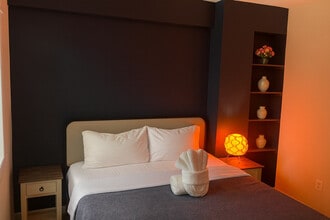 1937 Woodford Rd, Unit SI ID1473412P in Vienna, VA - Building Photo - Building Photo