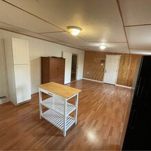 2124 Polly Ln in La Vernia, TX - Building Photo - Building Photo