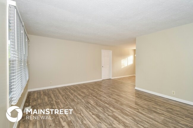 4900 Libby Ln in Louisville, KY - Building Photo - Building Photo