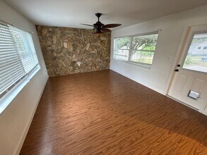 306 S Monroe St in Beverly Hills, FL - Foto de edificio - Building Photo