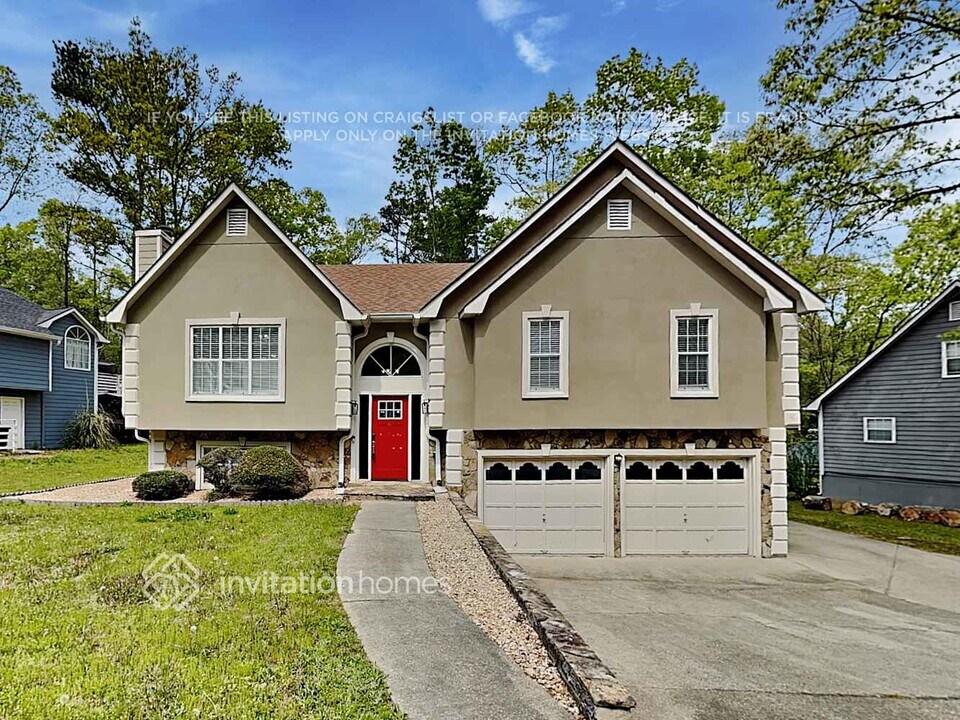 9678 Squirrel Wood Run in Douglasville, GA - Building Photo