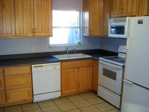 344 Bluebonnet Dr in Kerrville, TX - Building Photo - Building Photo