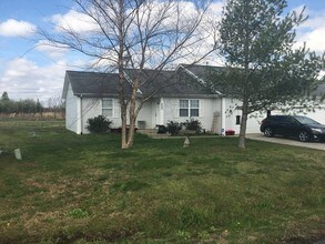 105 Foster Dr in Kevil, KY - Foto de edificio - Building Photo