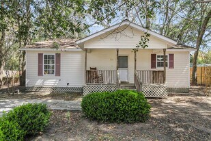 738 Spark St in Mount Pleasant, SC - Building Photo
