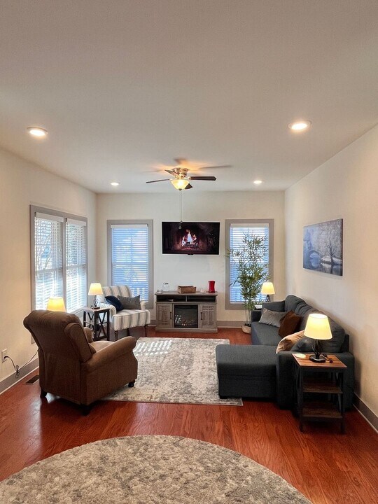 420 Veritas St in Nashville, TN - Building Photo