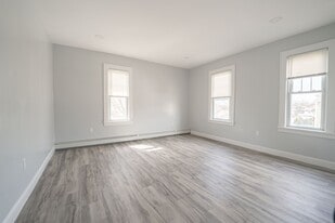 194 N Chestnut St in Massapequa, NY - Building Photo