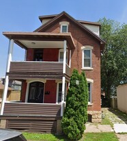1938 Washington St in Dubuque, IA - Building Photo