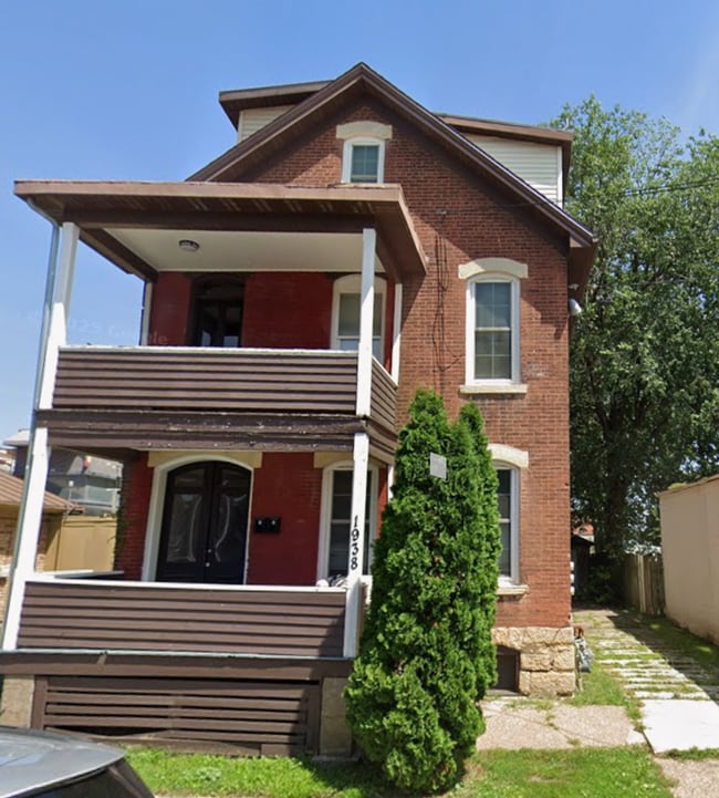 property at 1938 Washington St