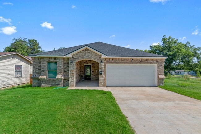 property at 1253 E Jessamine St