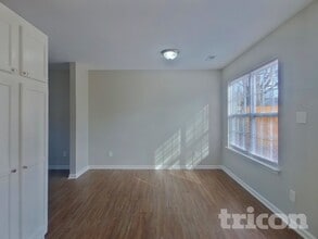 1110 Hipp Rd in Charlotte, NC - Foto de edificio - Building Photo