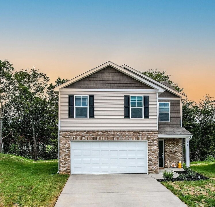 331 Everleigh Cir in Jefferson City, TN - Building Photo