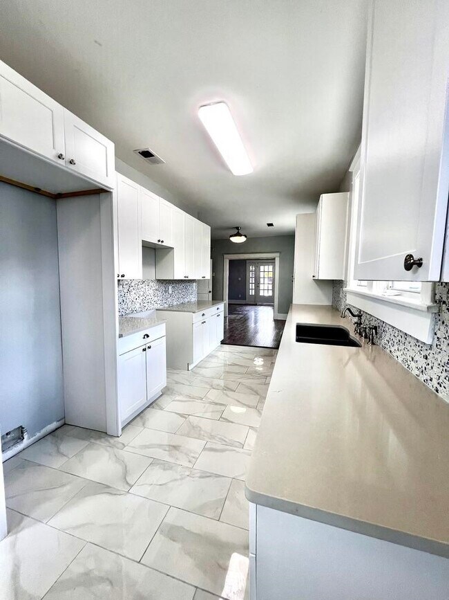 1052 Faxon Ave in Memphis, TN - Building Photo - Building Photo