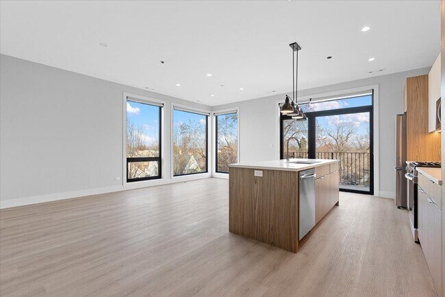 3953 W Dakin St in Chicago, IL - Building Photo - Building Photo