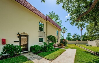 2700 Bayshore Blvd in Dunedin, FL - Building Photo - Building Photo