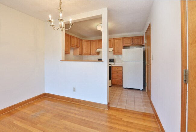 278 Grove St, Unit 11A in Auburndale, MA - Building Photo - Building Photo