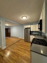 68 Beacon St, Unit 2 in Somerville, MA - Building Photo - Building Photo