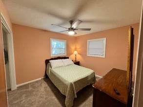 1014 Denway Dr in Kalamazoo, MI - Building Photo - Building Photo