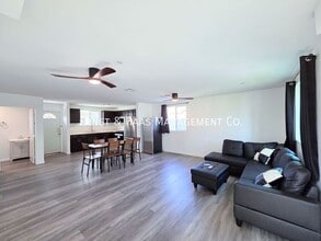 720 W Cherry St in Compton, CA - Building Photo - Building Photo