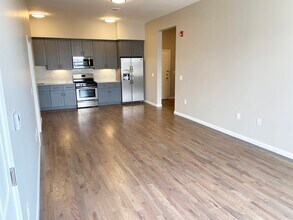 195 Ave E in Bayonne, NJ - Building Photo - Building Photo