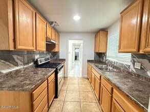 38638 31st St E in Palmdale, CA - Building Photo - Building Photo