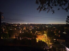 300 Sequoia Dr in Pasadena, CA - Foto de edificio - Building Photo