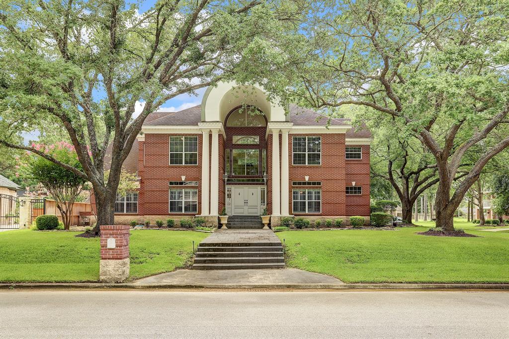 511 Pine Edge Dr in Spring, TX - Building Photo