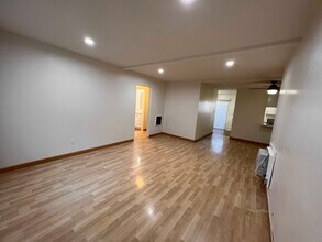 1010 W MacArthur Blvd in Santa Ana, CA - Building Photo - Building Photo