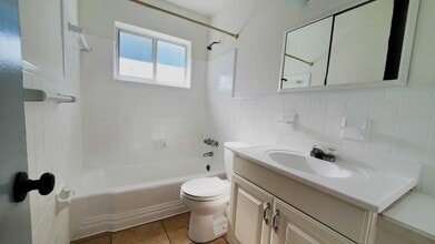 170 NW 7th St in Boca Raton, FL - Foto de edificio - Building Photo