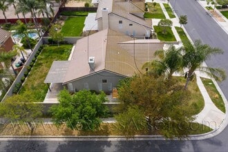 1287 Carriage Ln in Corona, CA - Building Photo - Building Photo
