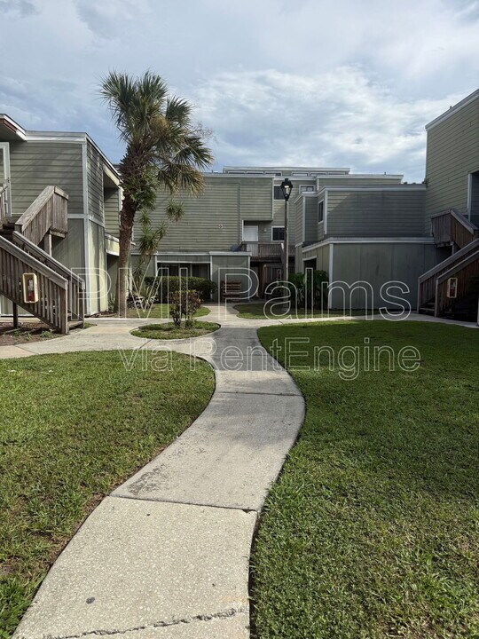 194 Scottsdale Square in Winter Park, FL - Foto de edificio