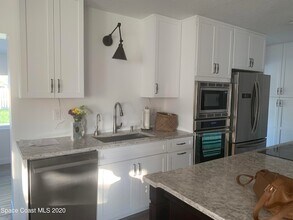 120 Maple Dr in Satellite Beach, FL - Foto de edificio - Building Photo