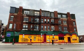 2000 W Superior St, Unit 4R in Chicago, IL - Building Photo