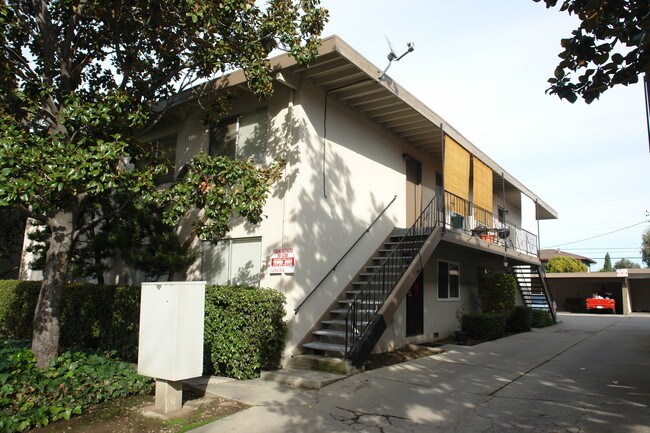 1072 Roewill Dr in San Jose, CA - Building Photo - Building Photo