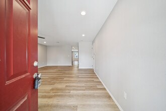 5429 S Norfolk Ave in Tulsa, OK - Building Photo - Building Photo